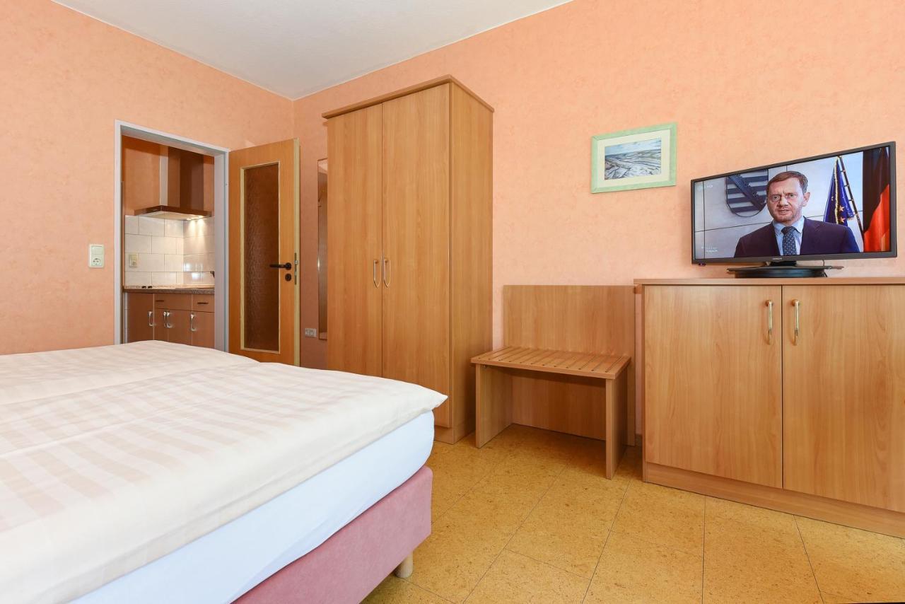 Hotel-Pension Altes Siel Бензерзил Екстериор снимка