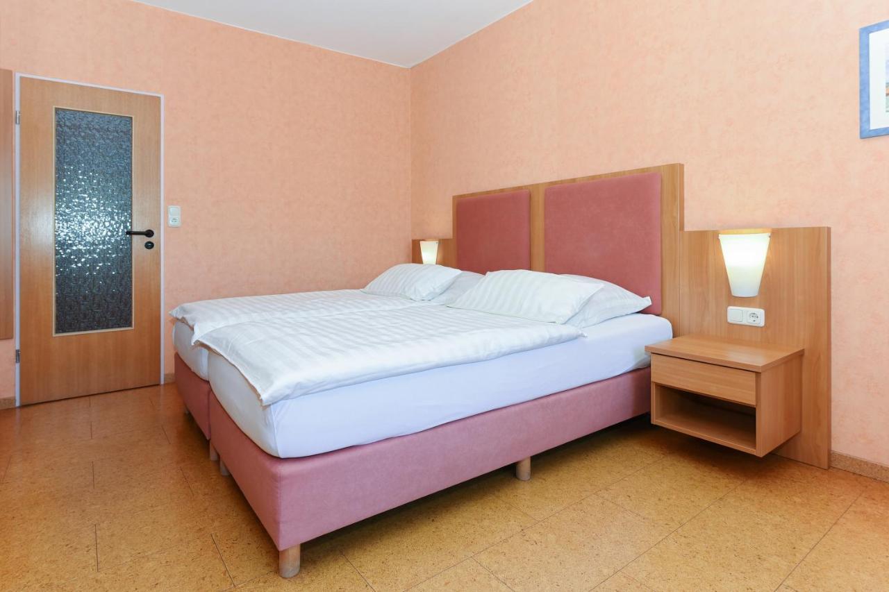 Hotel-Pension Altes Siel Бензерзил Екстериор снимка