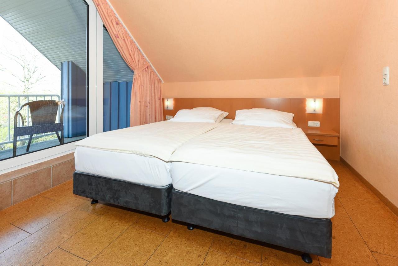 Hotel-Pension Altes Siel Бензерзил Екстериор снимка
