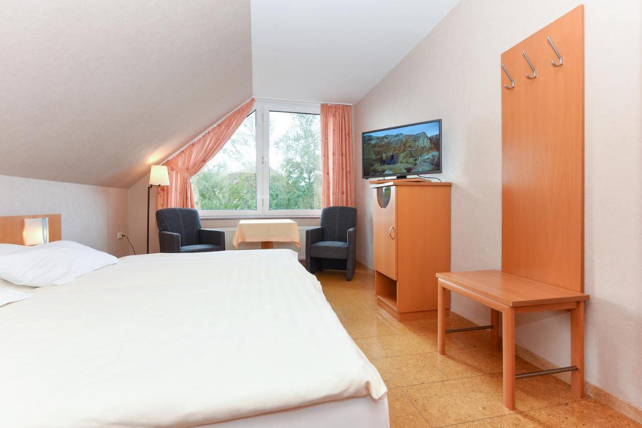 Hotel-Pension Altes Siel Бензерзил Екстериор снимка