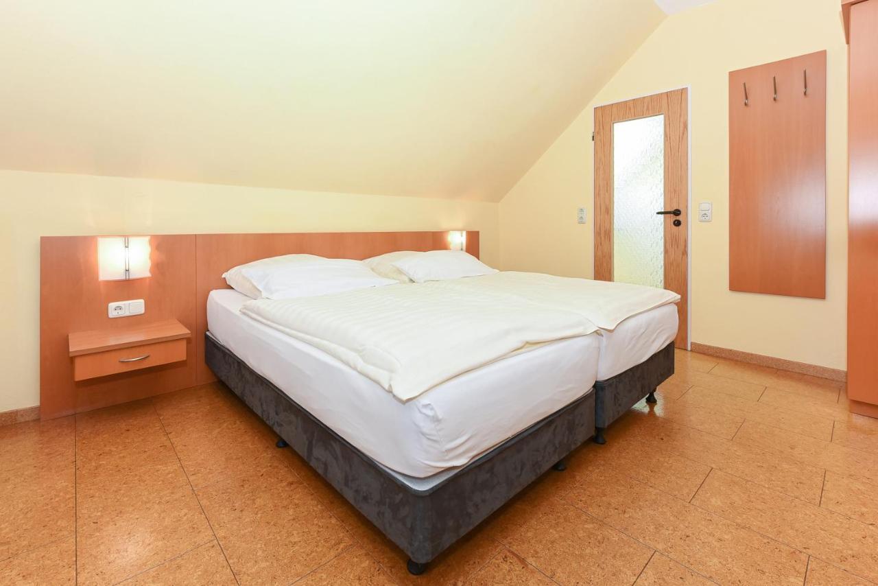 Hotel-Pension Altes Siel Бензерзил Екстериор снимка