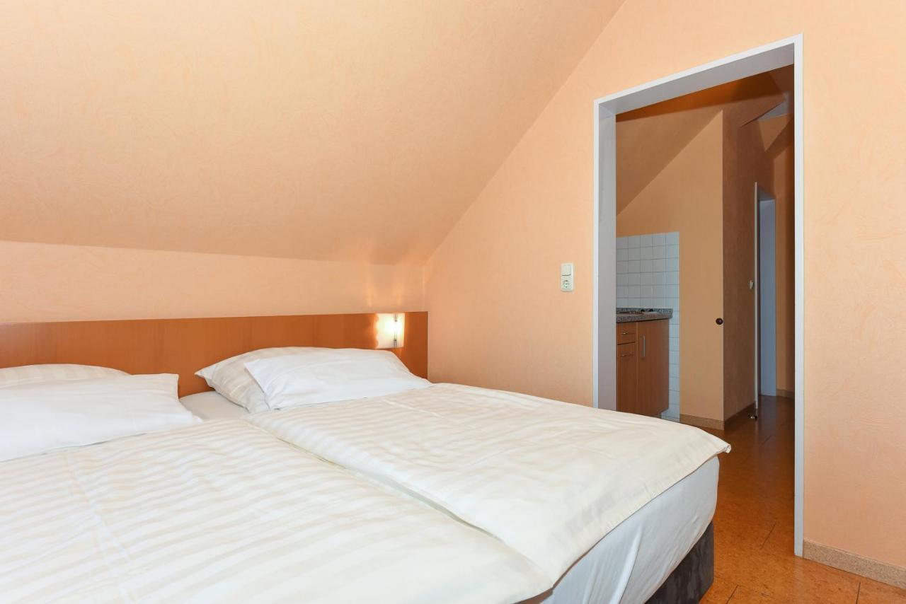 Hotel-Pension Altes Siel Бензерзил Екстериор снимка