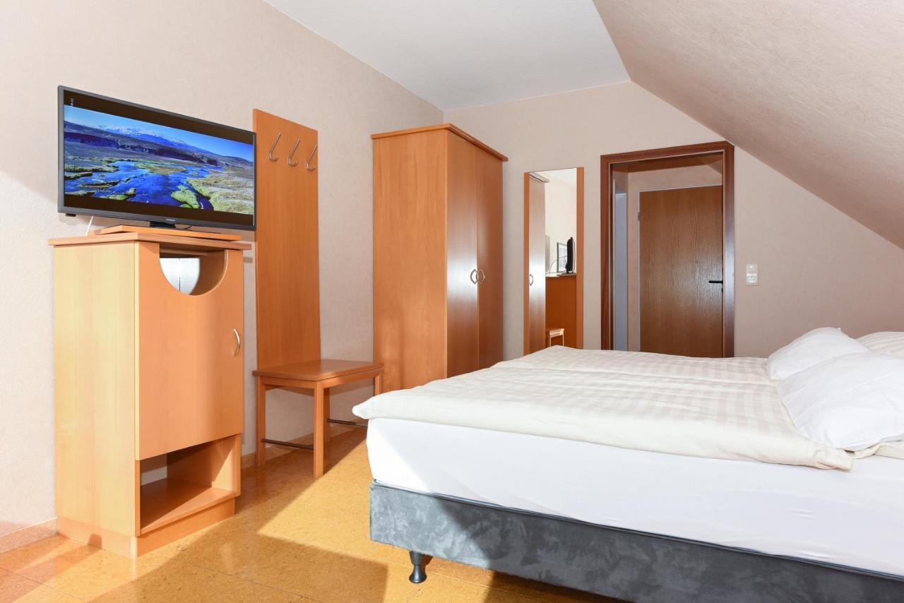 Hotel-Pension Altes Siel Бензерзил Екстериор снимка