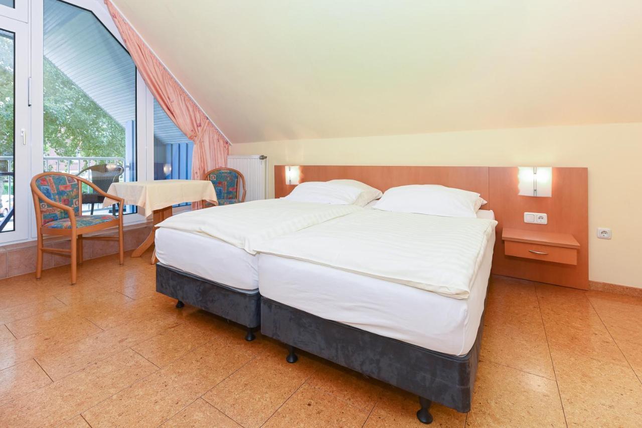 Hotel-Pension Altes Siel Бензерзил Екстериор снимка