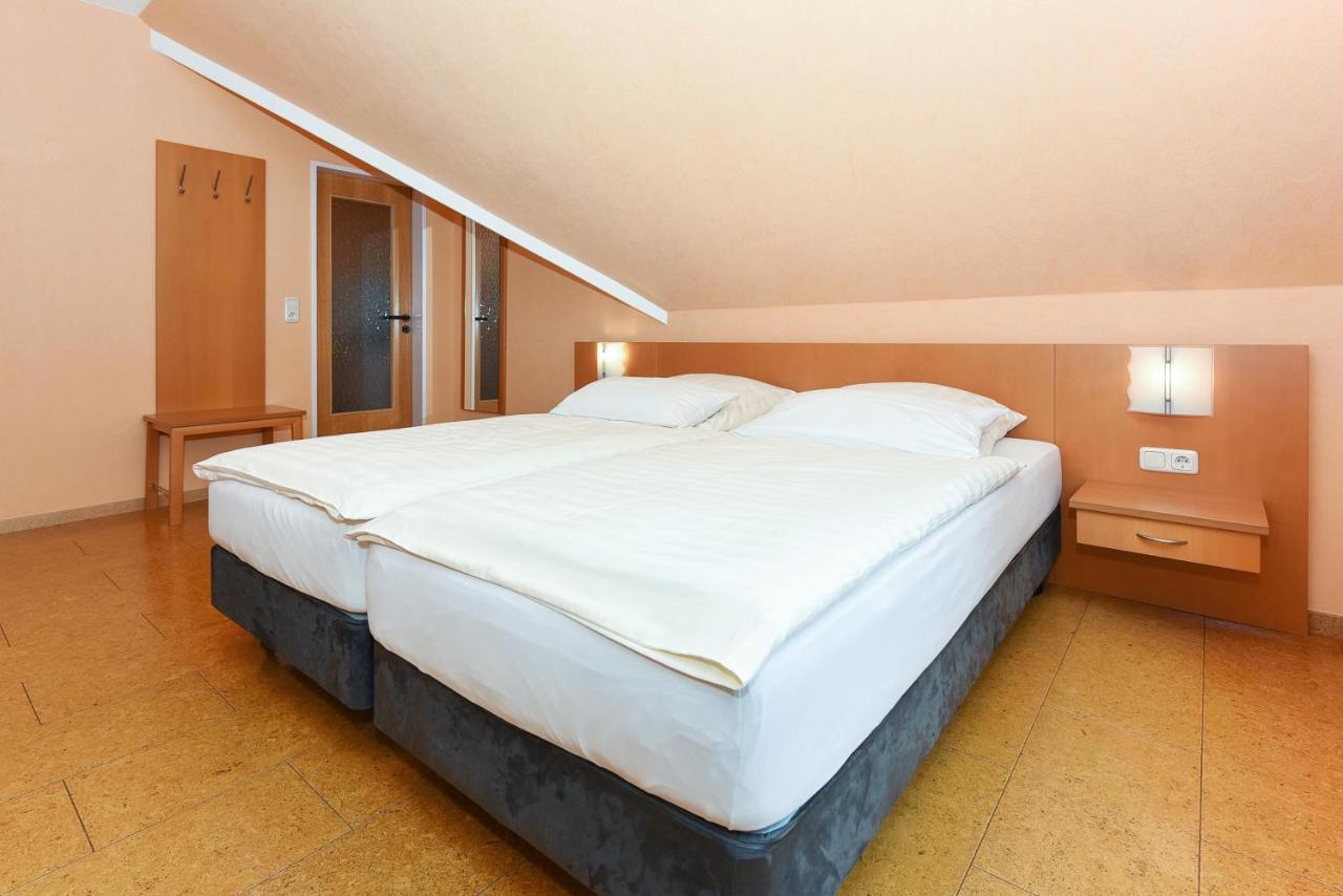 Hotel-Pension Altes Siel Бензерзил Екстериор снимка