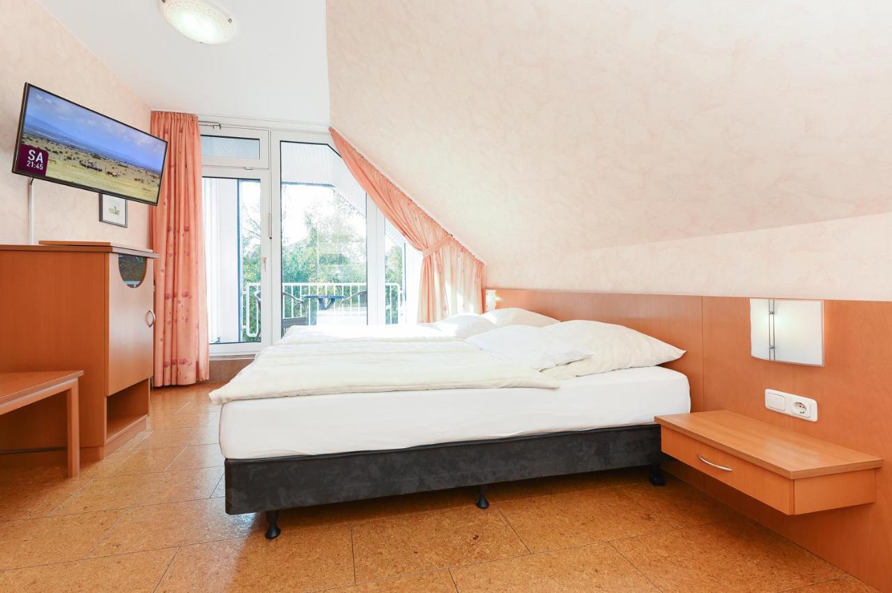 Hotel-Pension Altes Siel Бензерзил Екстериор снимка