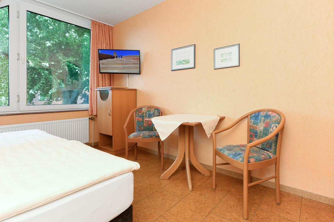 Hotel-Pension Altes Siel Бензерзил Екстериор снимка