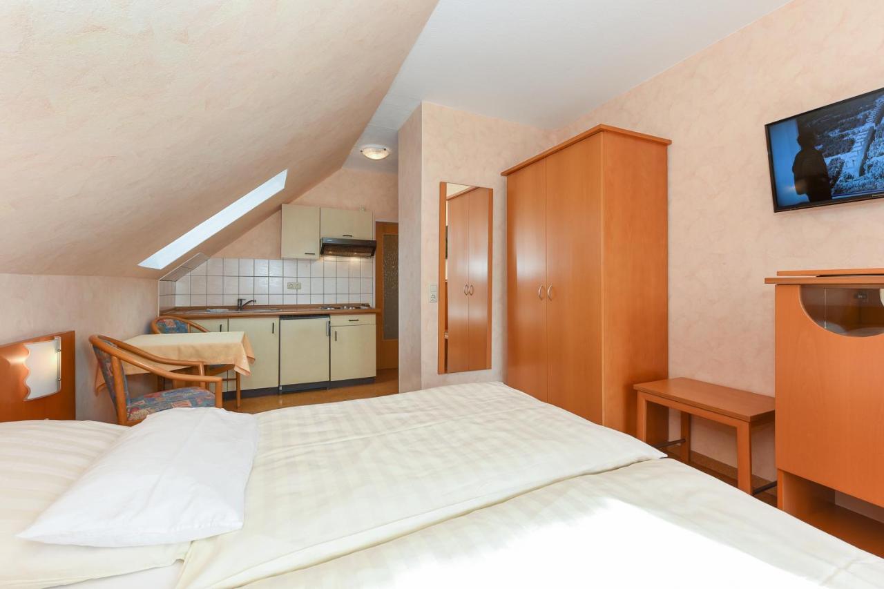 Hotel-Pension Altes Siel Бензерзил Екстериор снимка